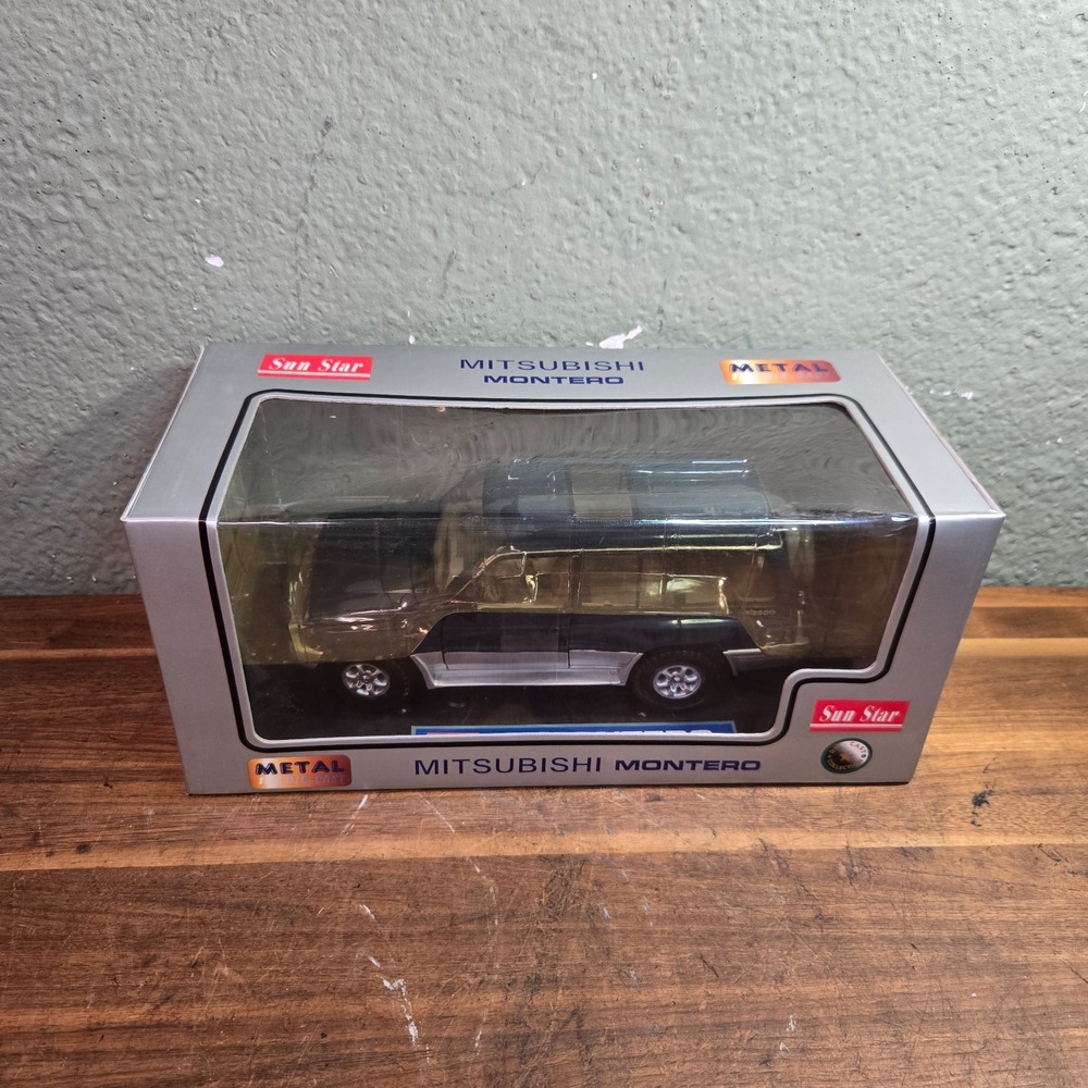 Sun Star Mitsubishi Montero V6 3500 Metal Diecast.  1/18 scale. New